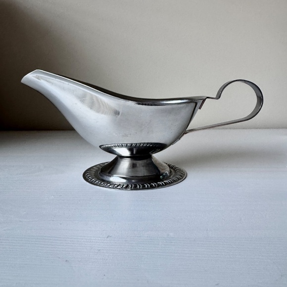Vintage Vollrath Gravy Boat 47578 Stainless Steel Pedestal Classic Formal Dinner - Picture 3 of 12